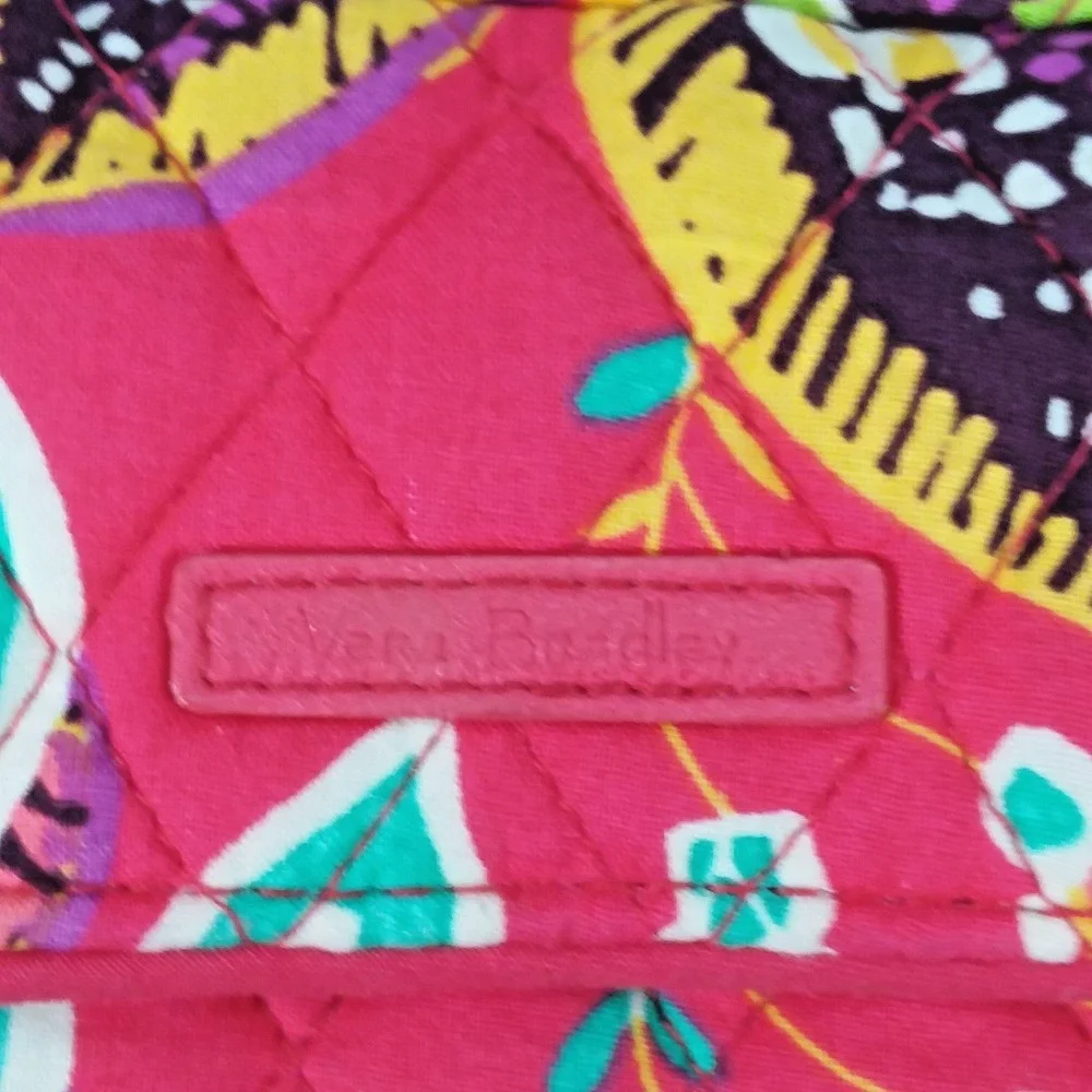 Vera Bradley RFID All In One Crossbody Organizer Card Wallet Red Rumba Retired
